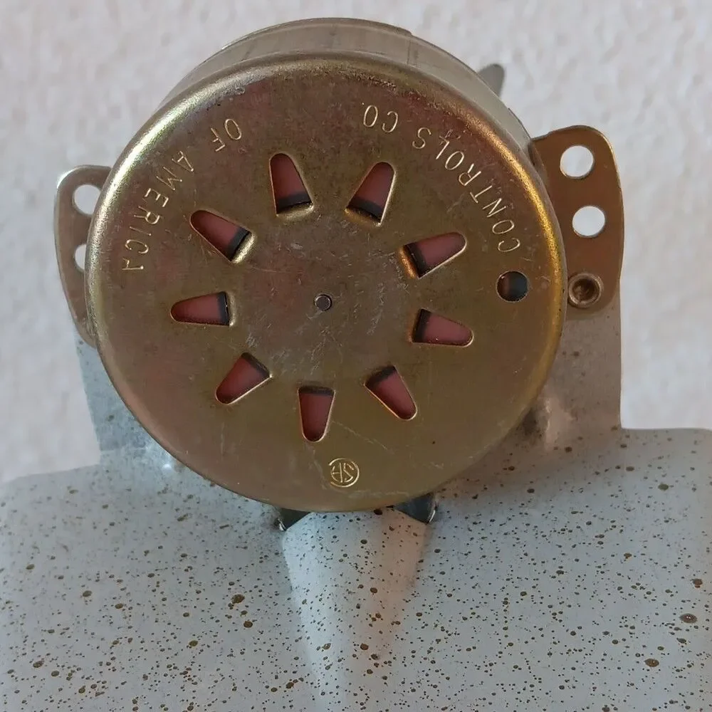Vintage Penetray Aluminum Christmas Tree Color Wheel Base No Color Wheel Or Bulb